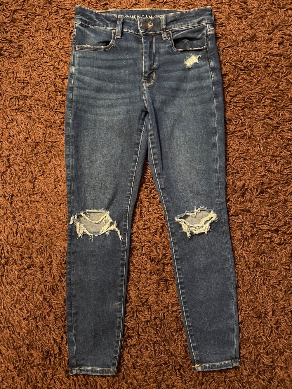 American Eagle Hi Rise Jegging Size 6 Short Distressed
